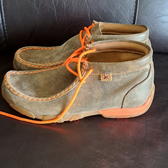 Twisted X - Picture 5 of 11